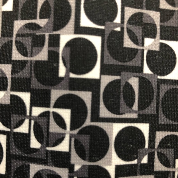 Crossing Pointe W Size 12MS Black/White/Gray Geometric Long Sleeve Wrap Dress - Picture 5 of 13